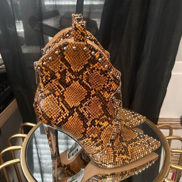 Jessica Simpson Pixillez 3 Wester Heeled Faux Snakeskin Boots - Picture 7 of 9